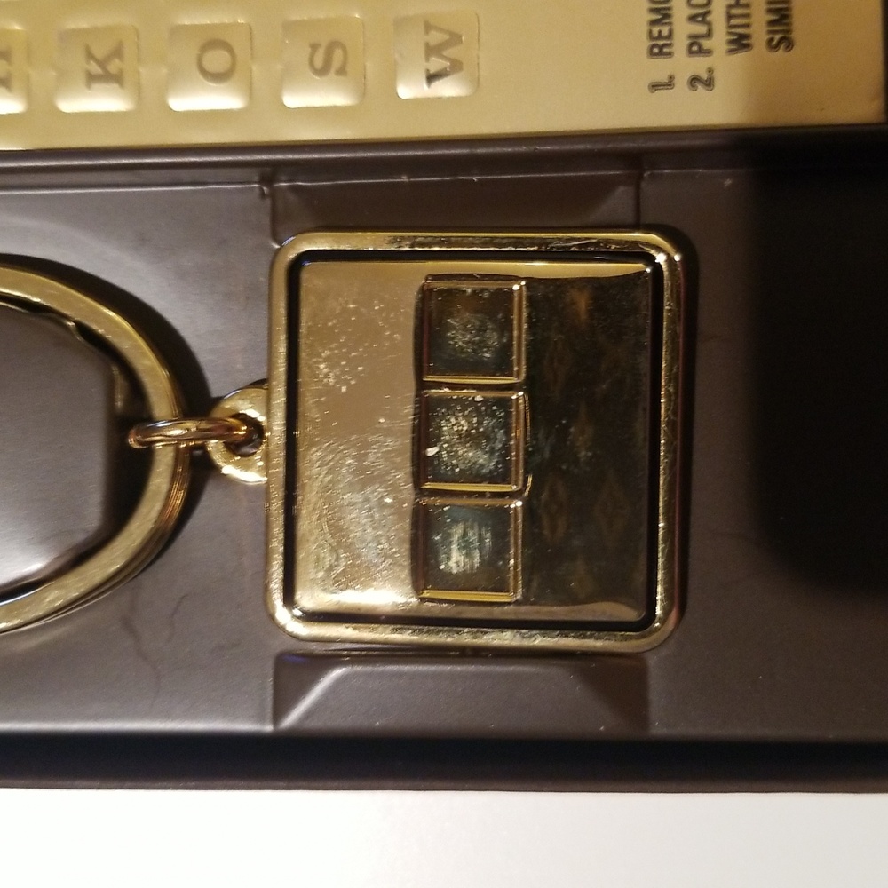 Vintage Rolfs Initial Keyholder - Picture 4 of 4